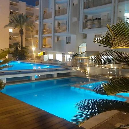 Apartamento En El Centro De Салоу Екстер'єр фото