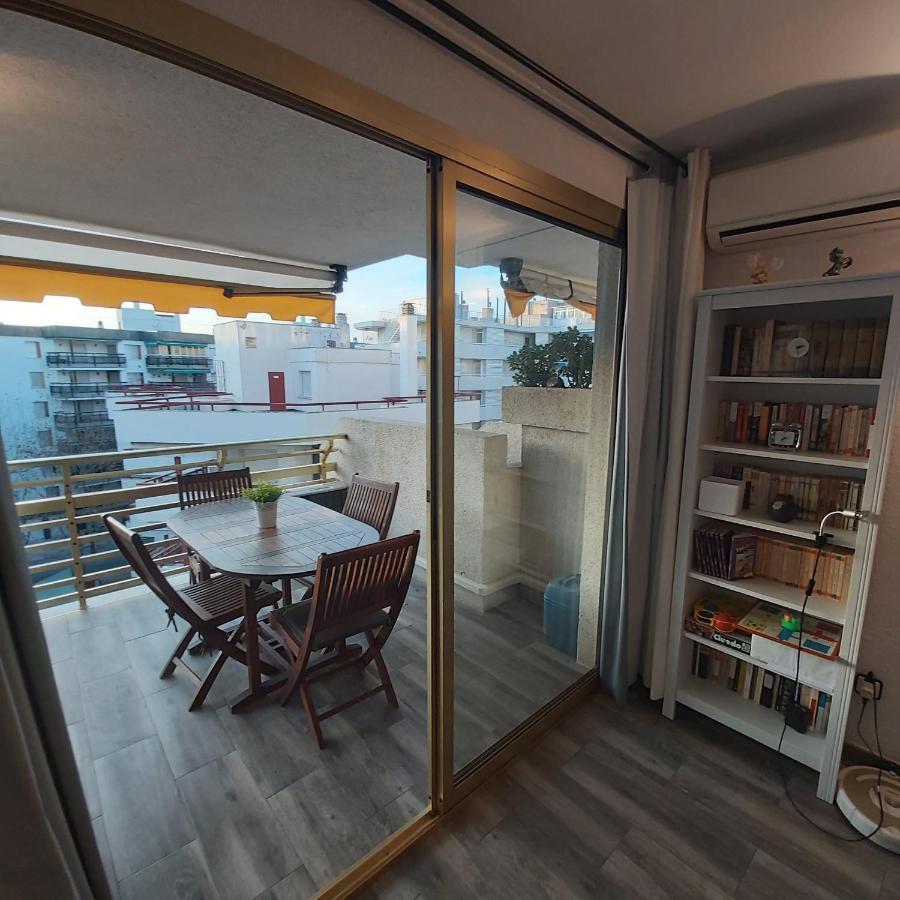 Apartamento En El Centro De Салоу Екстер'єр фото