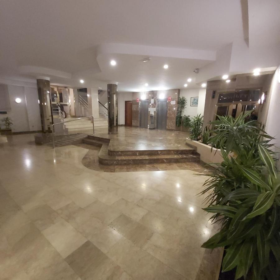 Apartamento En El Centro De Салоу Екстер'єр фото