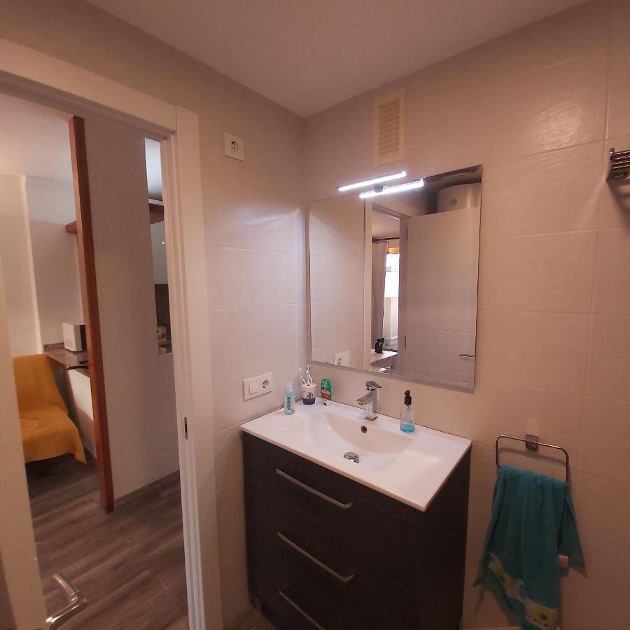 Apartamento En El Centro De Салоу Екстер'єр фото