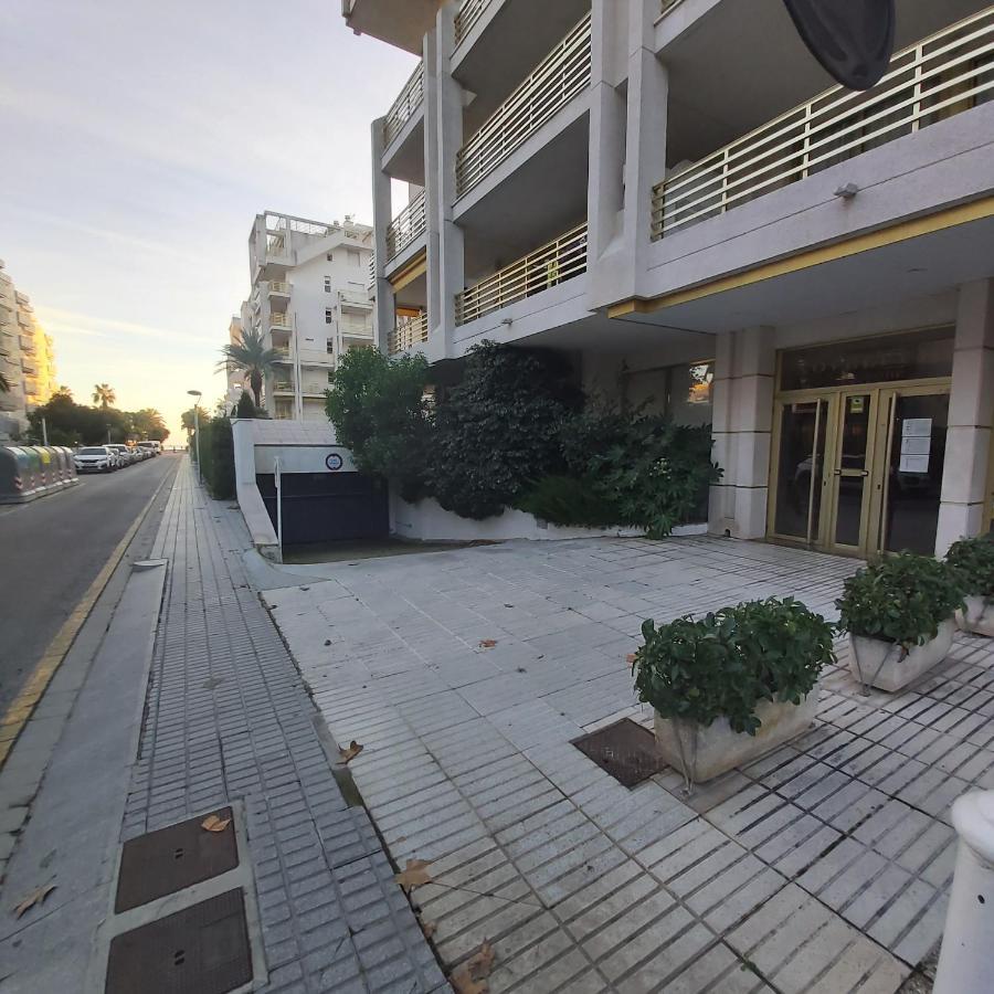 Apartamento En El Centro De Салоу Екстер'єр фото