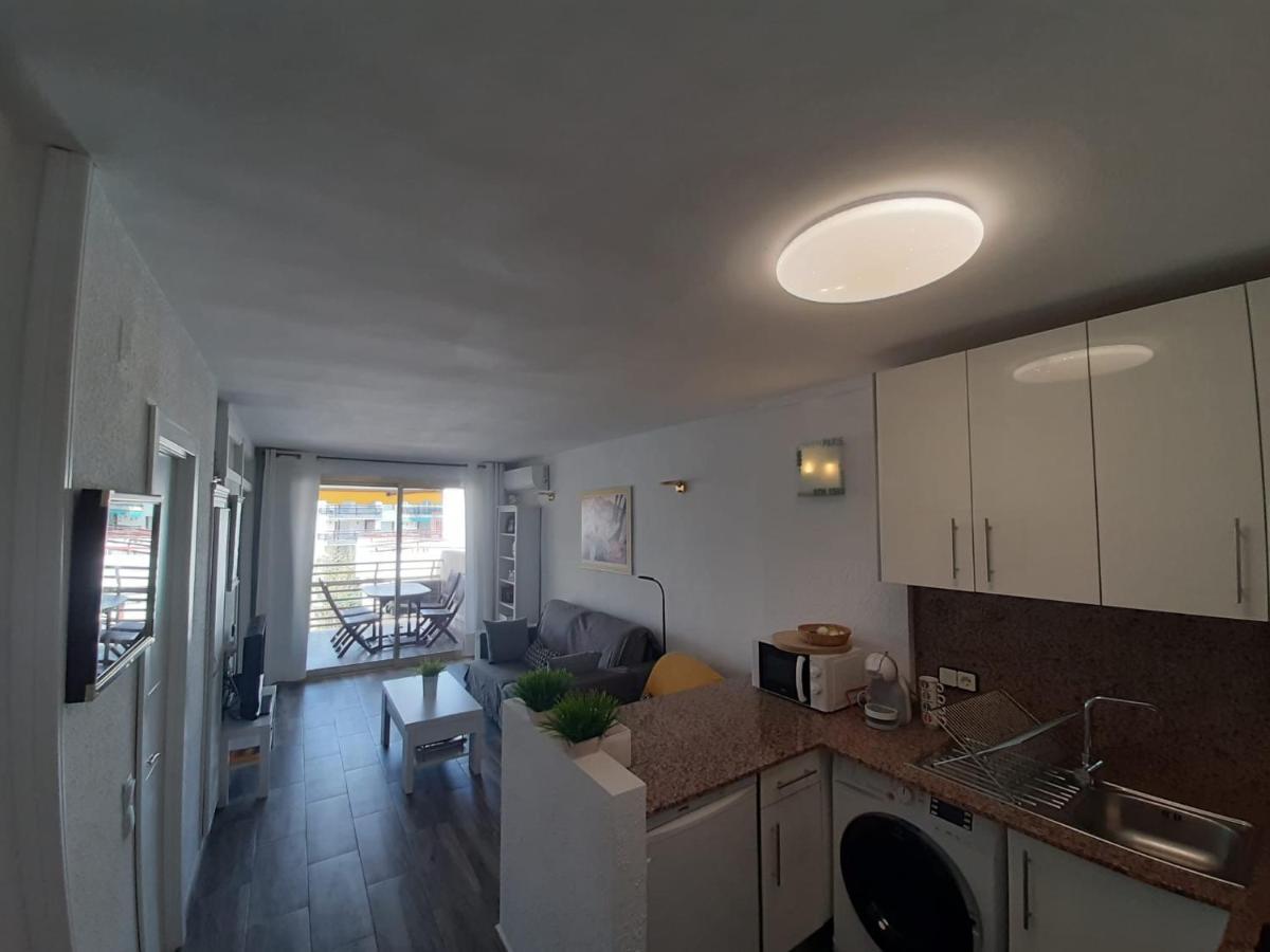 Apartamento En El Centro De Салоу Екстер'єр фото