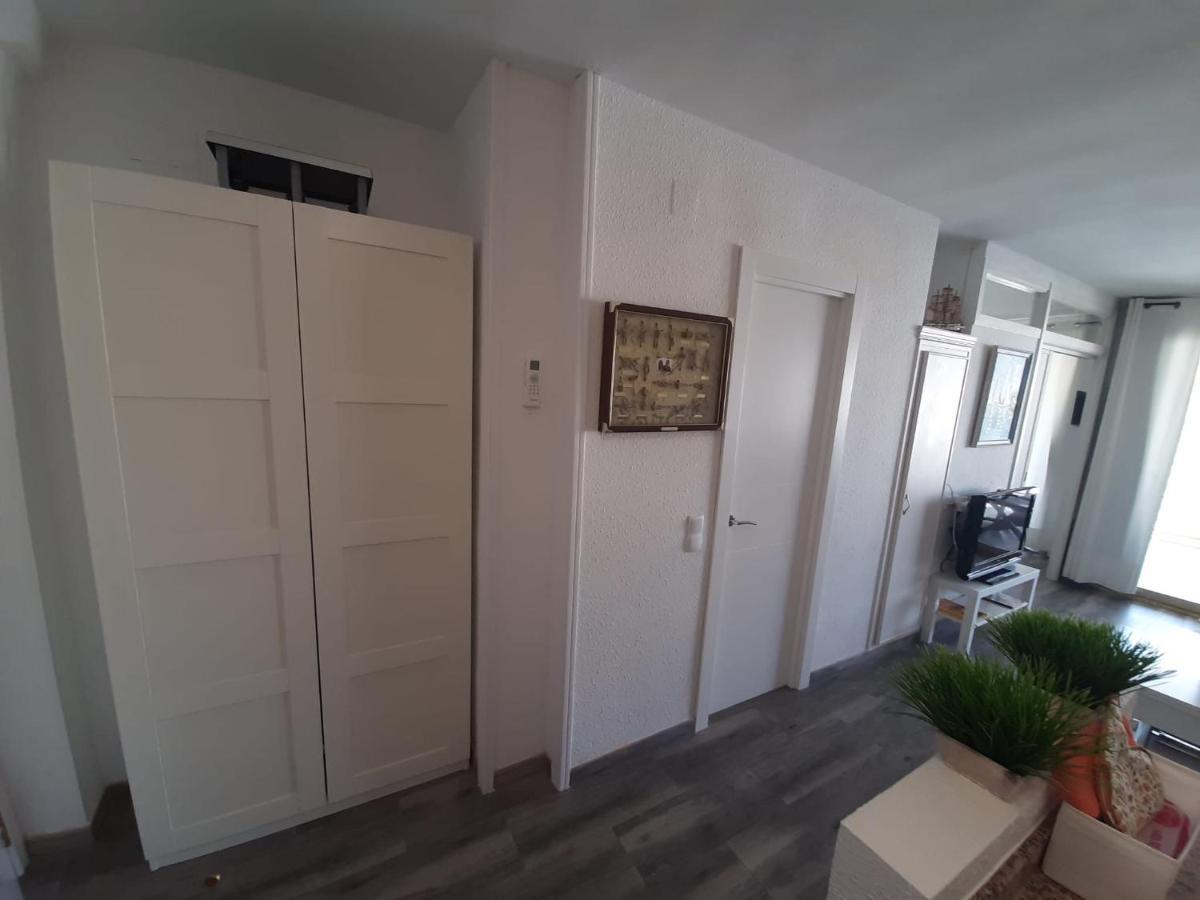 Apartamento En El Centro De Салоу Екстер'єр фото